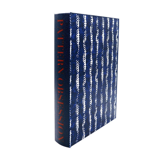 LIVRO CAIXA PATTERN OBSESSION AZUL E BRANCO 25X18X4CM MART